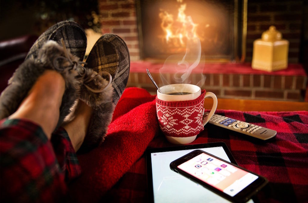 How To Stay Warm And Cozy Without Spending A Lot Of Money