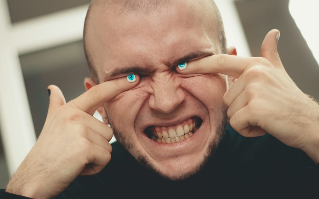 How to Recognize a Sociopath vs a Psychopath in Everyday Life